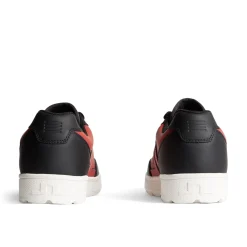 Ace Low-Top Golf Sneaker