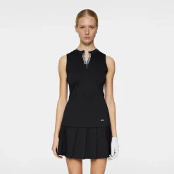 Leya Sleeveless Top Musta