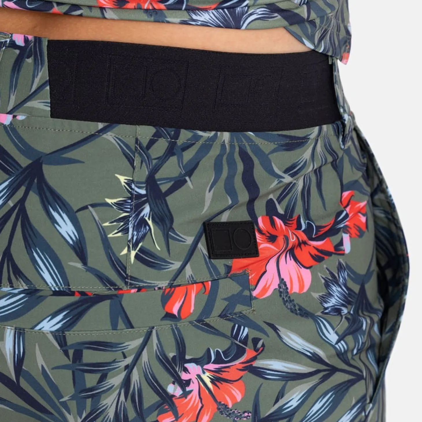 M TM Flowerprint