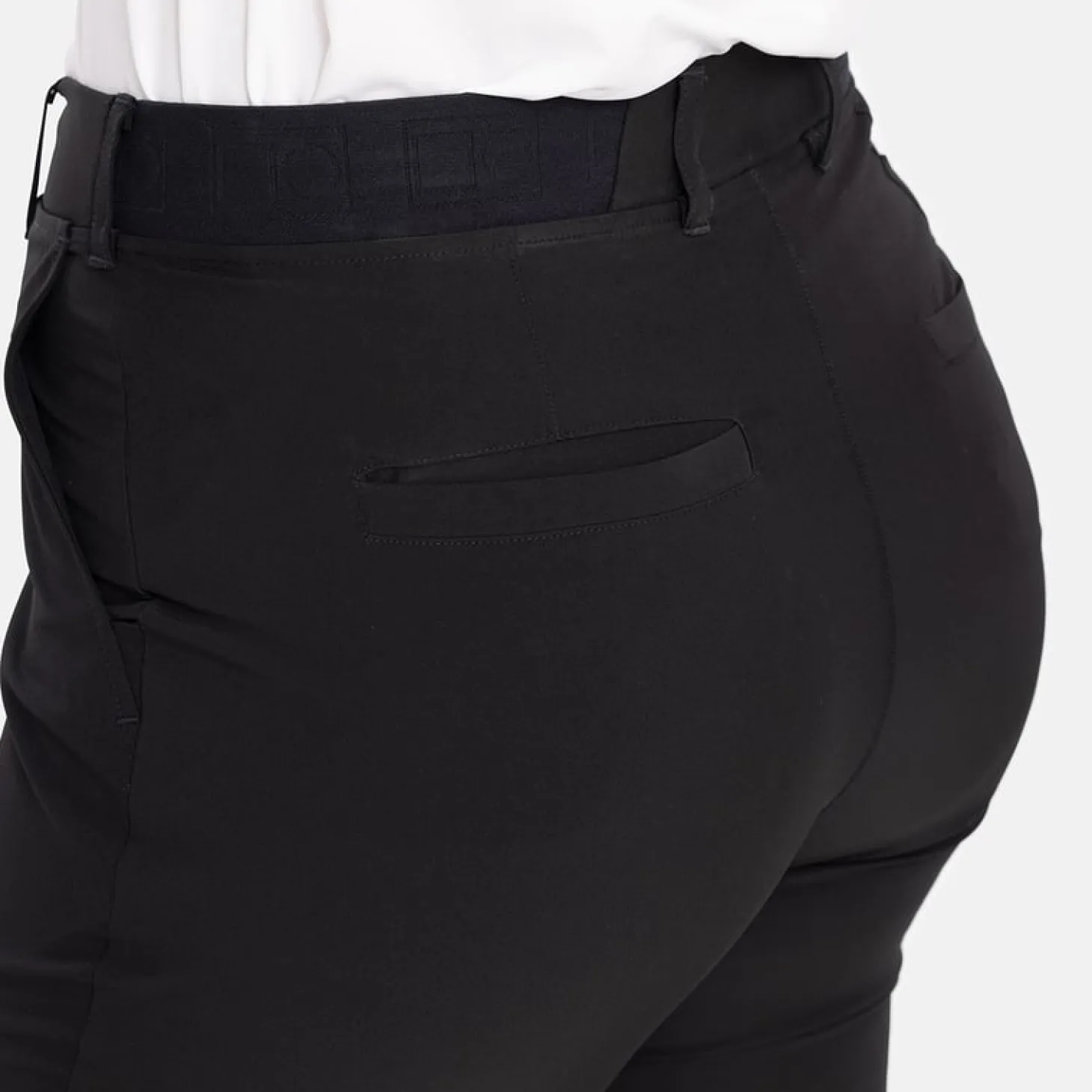 W 4-Way Stretch Jogger Musta