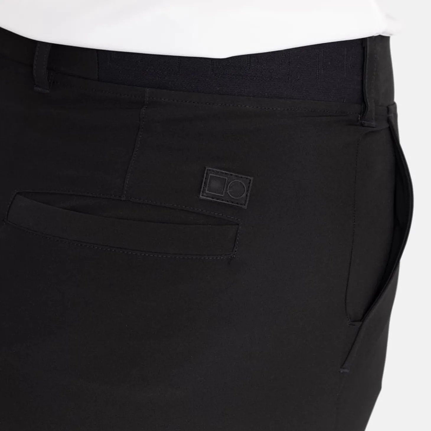 W 4-Way Stretch Jogger Musta