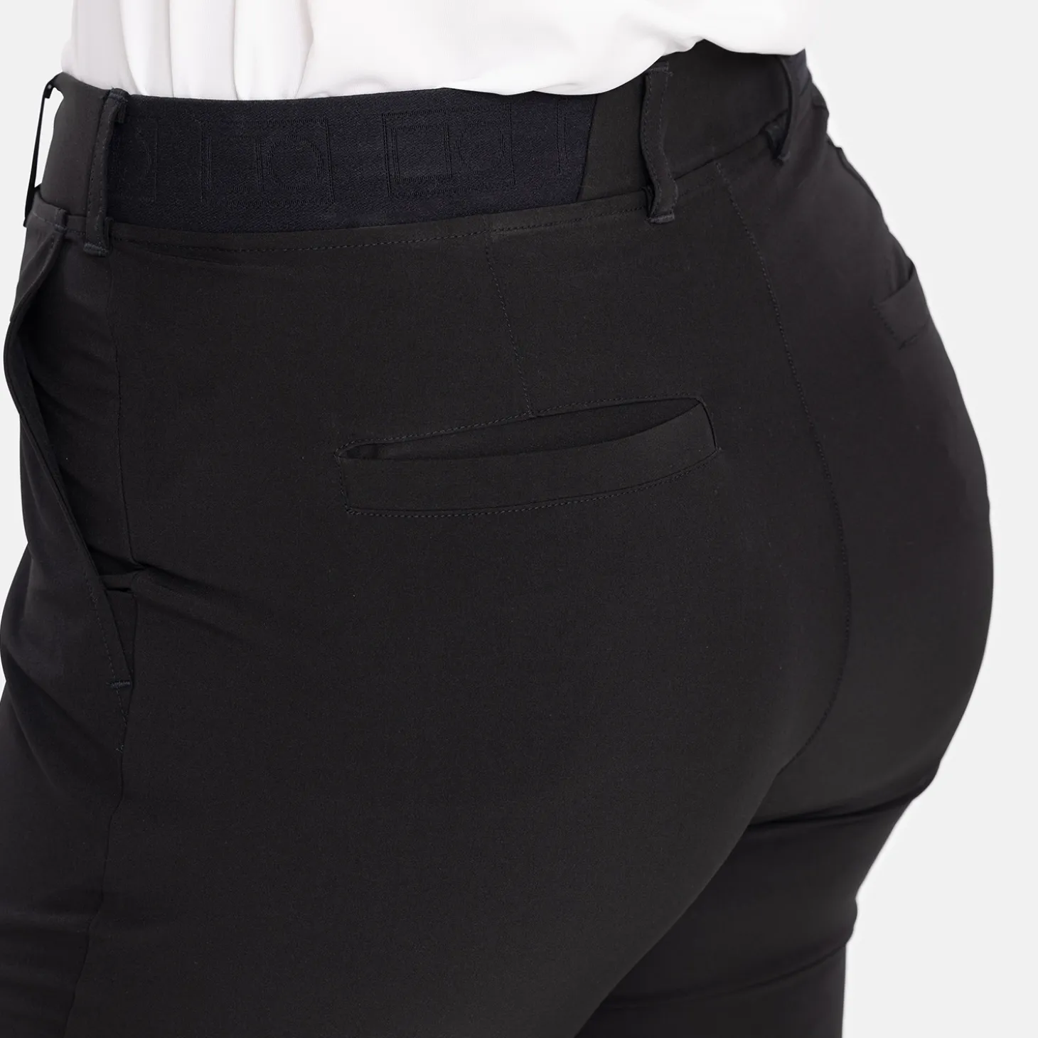 W 4-Way Stretch Jogger Musta